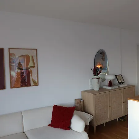 Apartmán 4-room Near Elevator Terrace With Barbecue *
