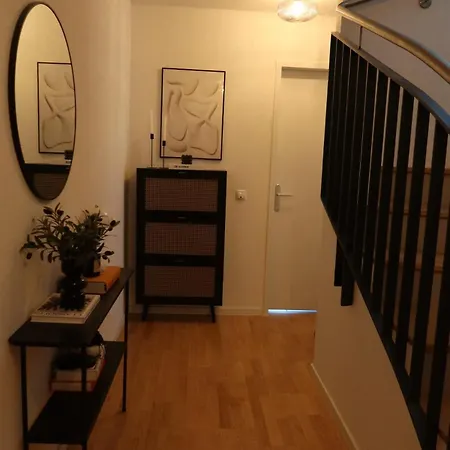 4-room Near Elevator Terrace With Barbecue Braunschweig